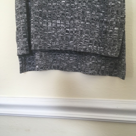 Super Soft Banana Republic Gray Heathered Tank Top - Picture 4 of 5